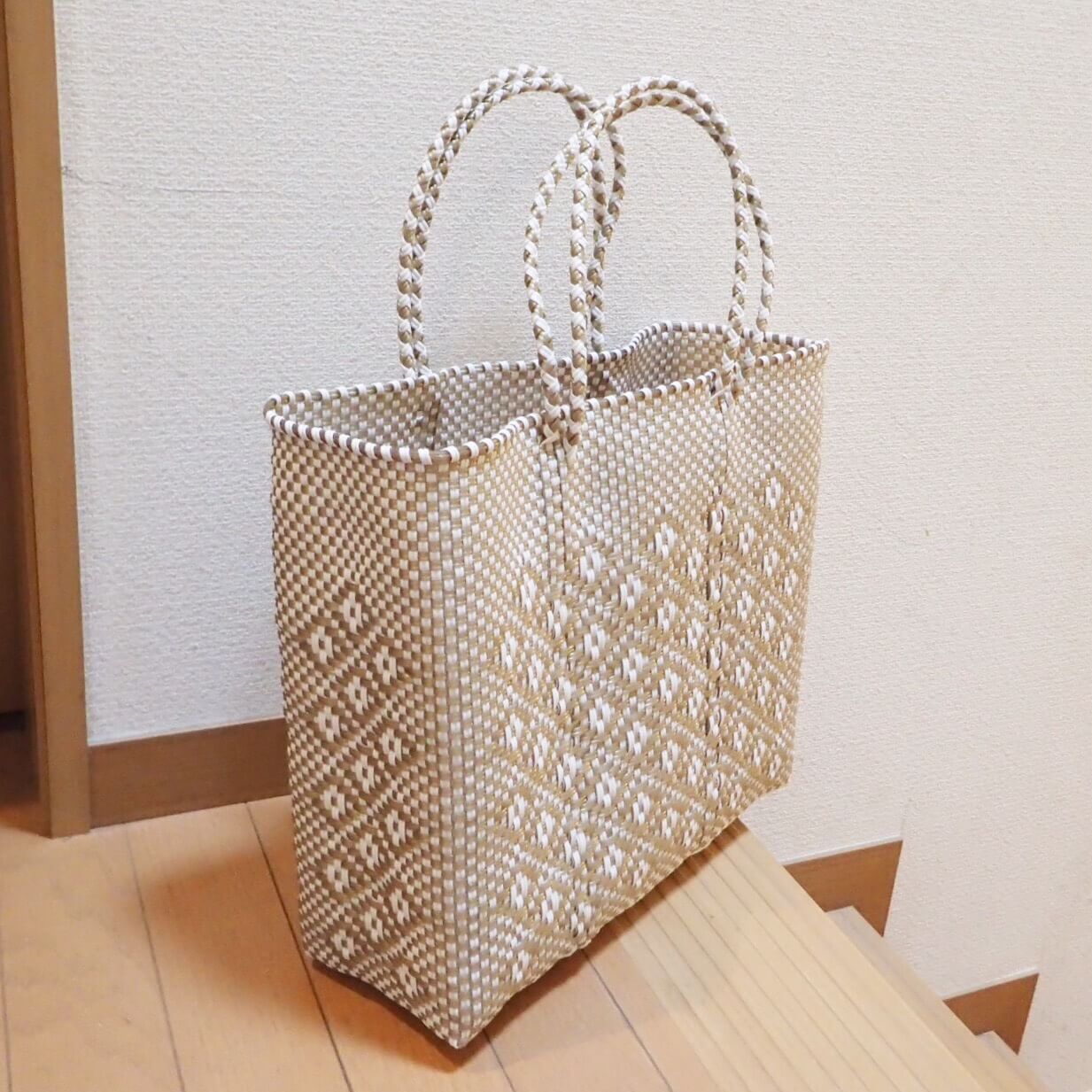 自立するプラスチックバッグ